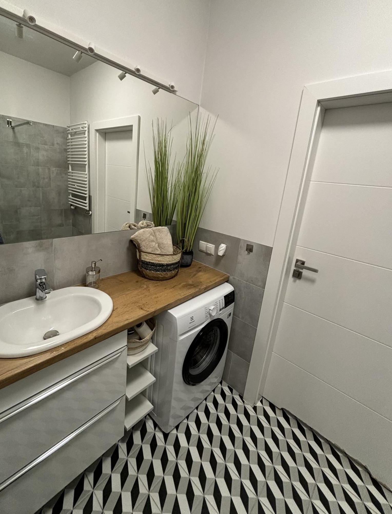 Garbary Old Town Lux Apartment 106, Self Check-In 24H, Free Parking Poznań Esterno foto